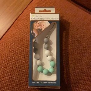 Itzy Ritzy Chewable Mom Jewelry‎ Necklace NEW